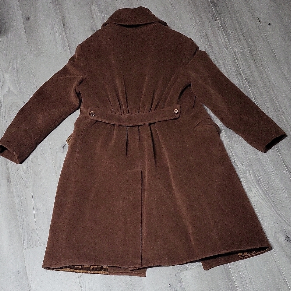 Elegant Brown Women's Coat - Picture 4 of 11